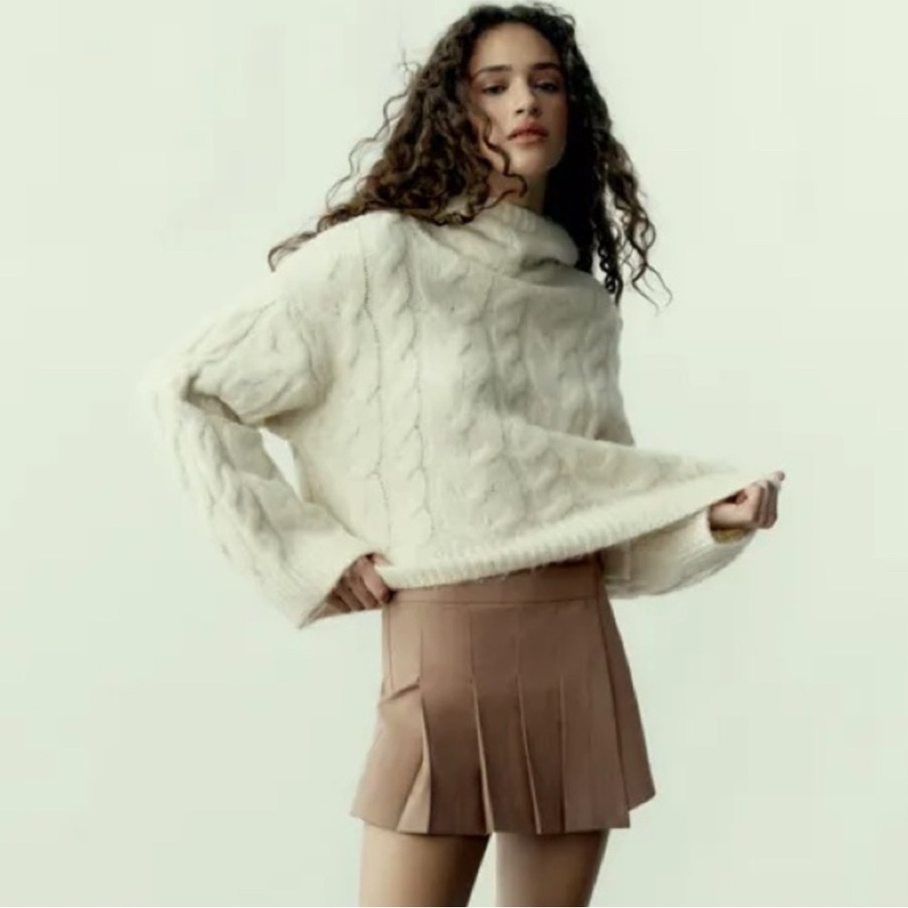 Zara Cable Knit Hooded Pullover Sweater Wool Biege Cream Size
Medium